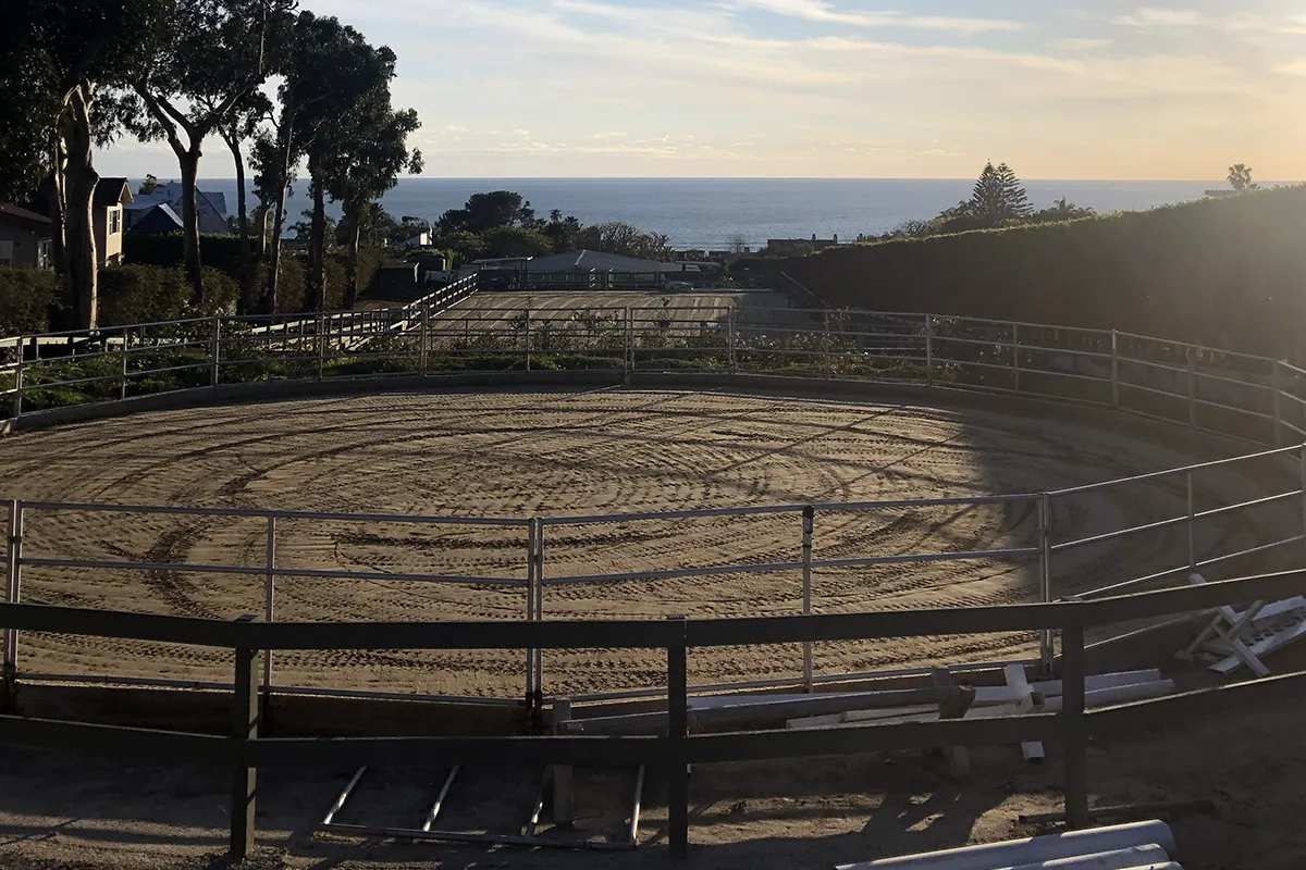 an Arena Footing front the ocean